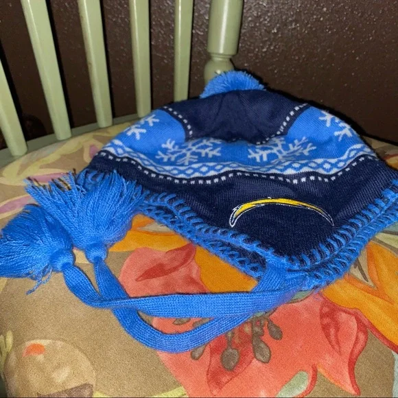 San Diego SD Chargers NFL Football Sports Knit Cap Beanie Winter Hat pom pom - Picture 3 of 6